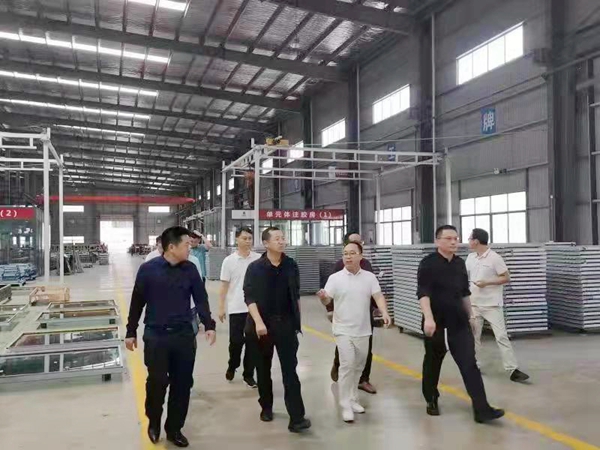 程永东调研巅峰国际官网科技_副本.jpg